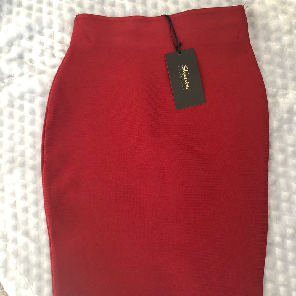 Bodycon red skirt